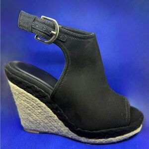 Chic Black Wedge Sandals